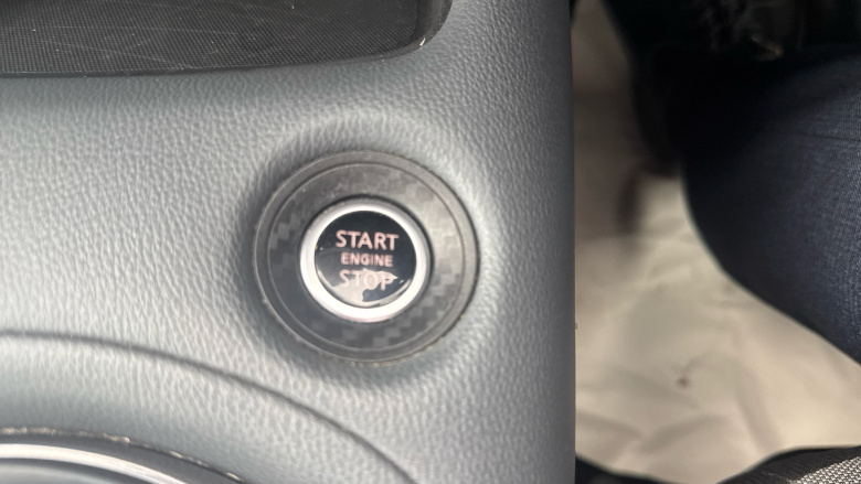 Nissan Juke 1.0 DiG-T 114 N-Connecta 5dr Petrol Hatchback